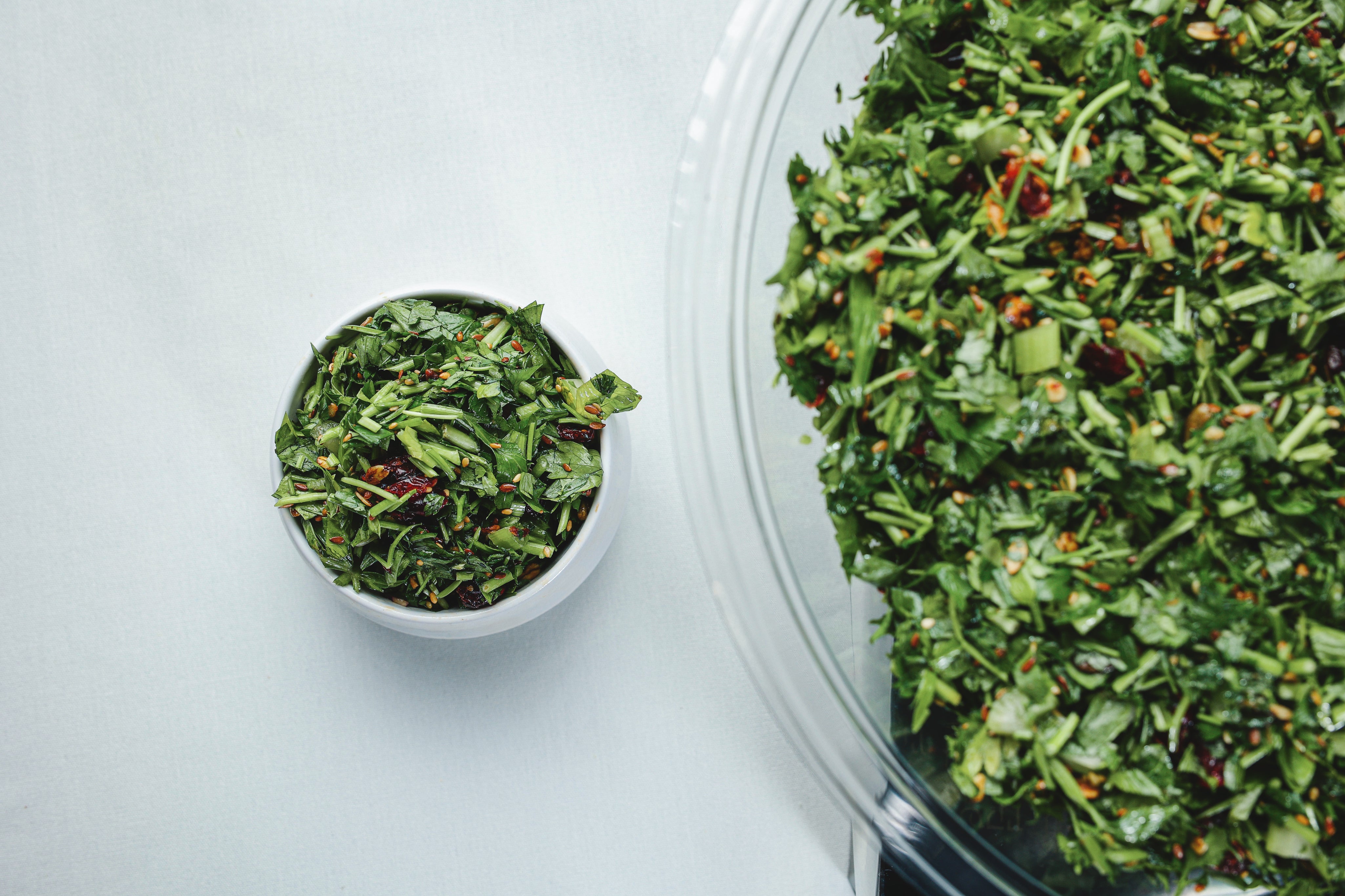 סלט ירוקים ופיצוחים